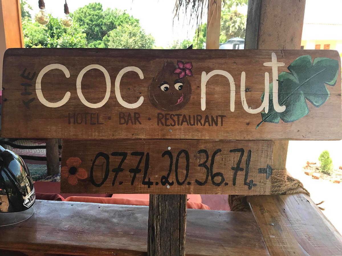 Hotel The Coconut Pottuvil Exterior foto
